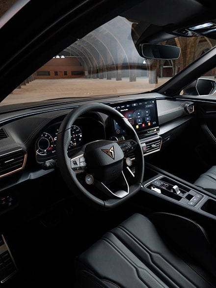  Interior view of CUPRA Formentor VZ5 of the leather dashboard